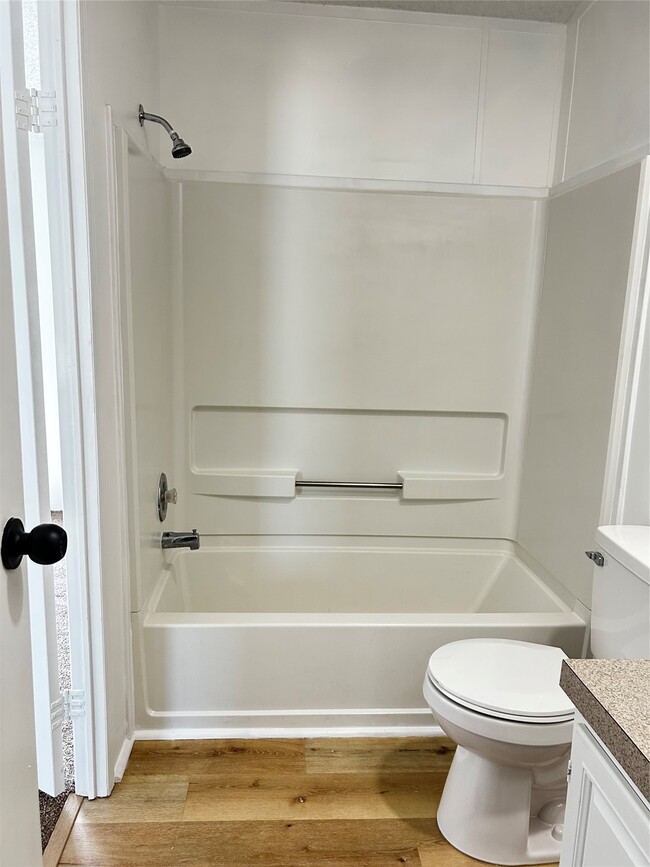 Building Photo - 219 Blinkin Ave