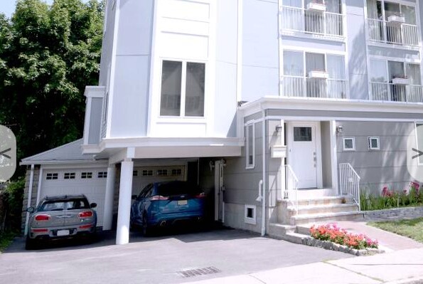 Building Photo - 9 Bradbury St