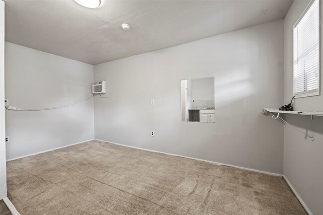 Building Photo - 510 Munger St