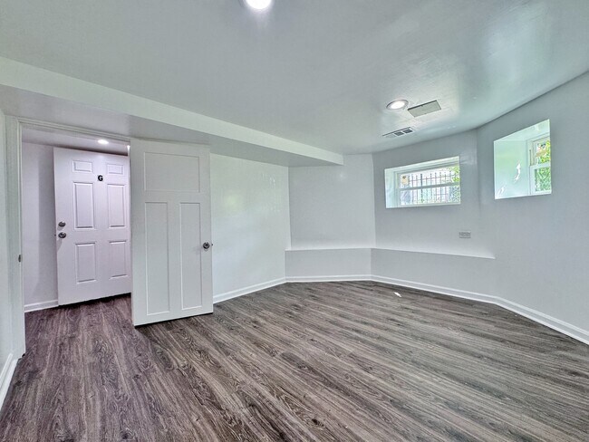 Building Photo - 3316 W Flournoy St