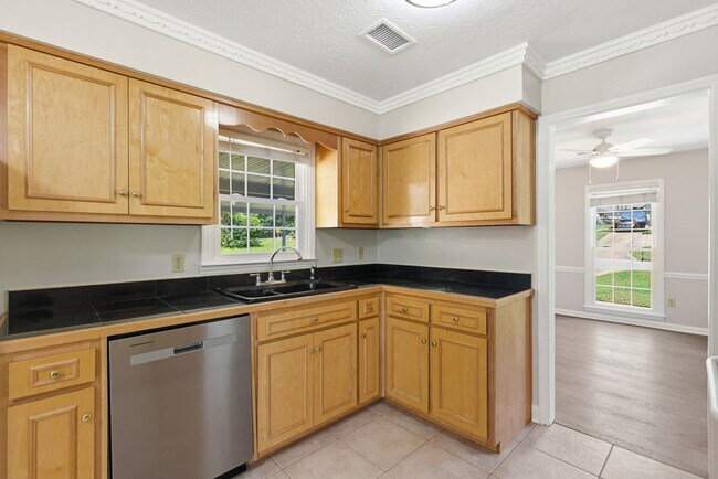 Building Photo - Renovated North Columbus Home with Fenced Yard!