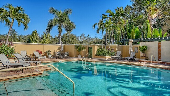 Building Photo - 1064 N Tamiami Trl