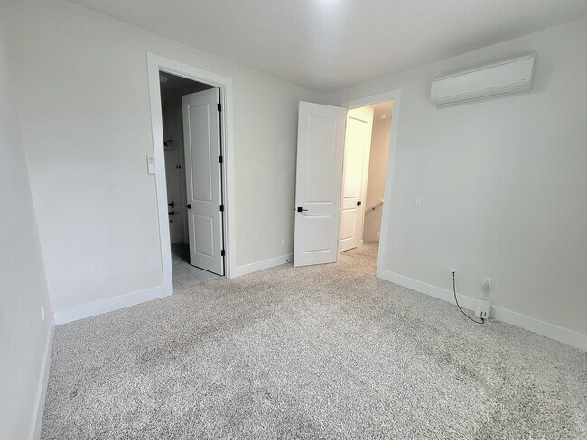 Building Photo - **2 Weeks Free Rent** | Modern Comfort in the Heart of SE Portland — 3 Bed, 2.5 Bath Home!