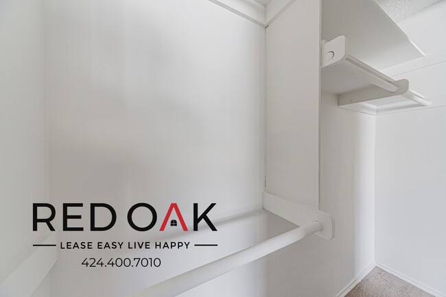 Building Photo - 4433 Colbath Ave