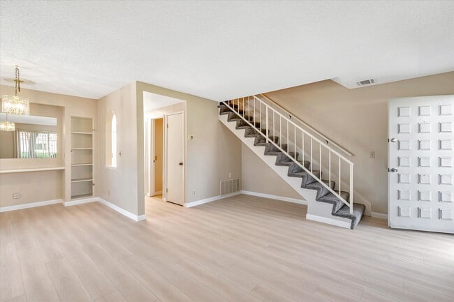 Building Photo - 253 Green Moor Pl