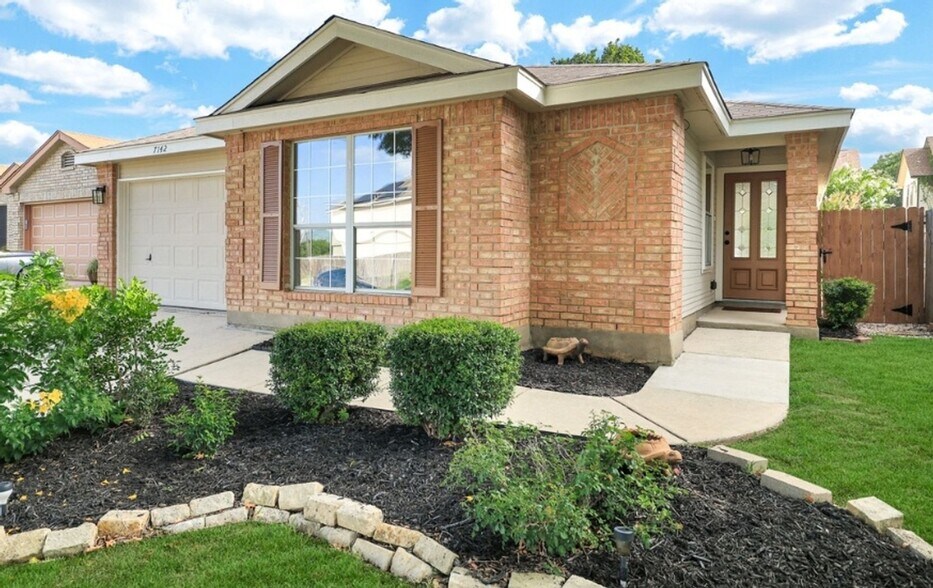 Building Photo - 7142 Lynn Lake Dr