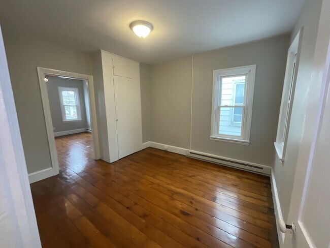 Building Photo - 254 E Louther St