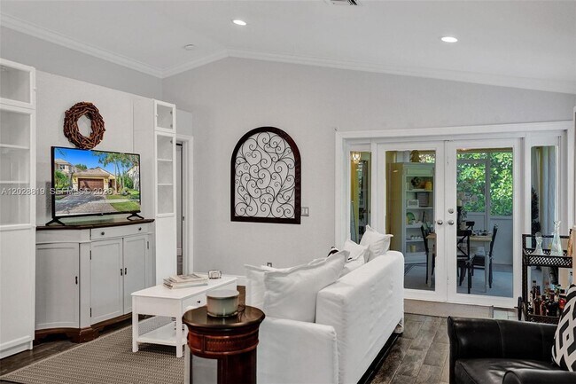 Building Photo - 1479 Sunset Way