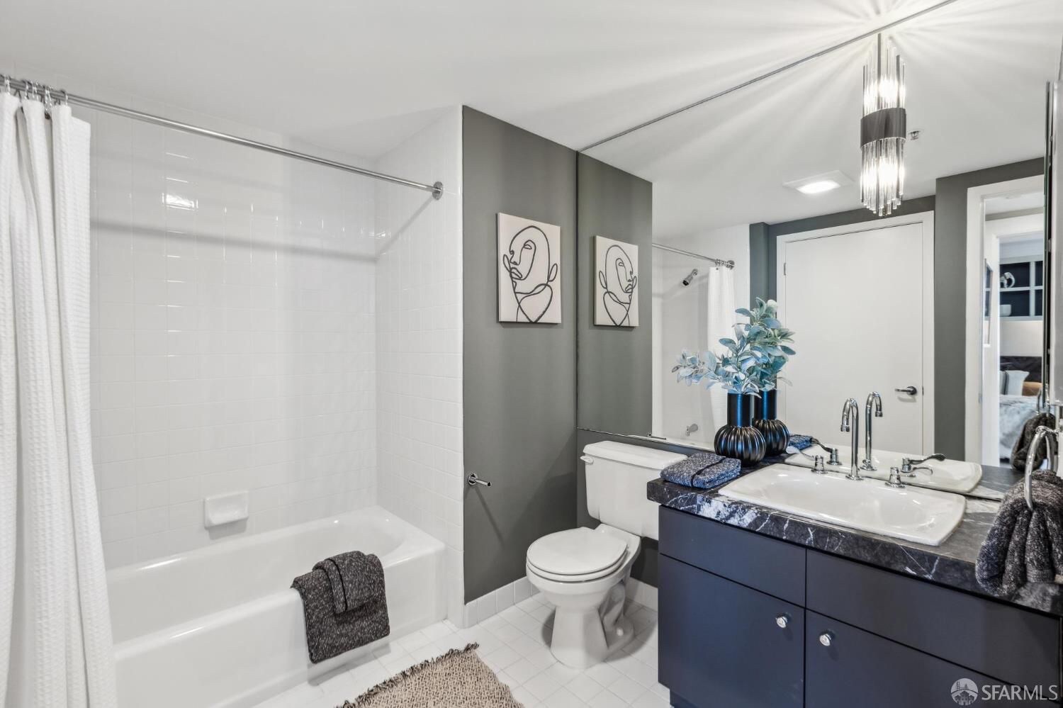 Building Photo - 1388 Gough St