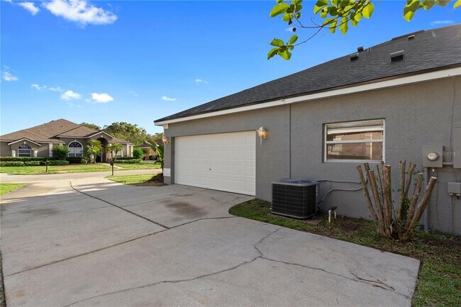 Building Photo - 9885 Montclair Cir