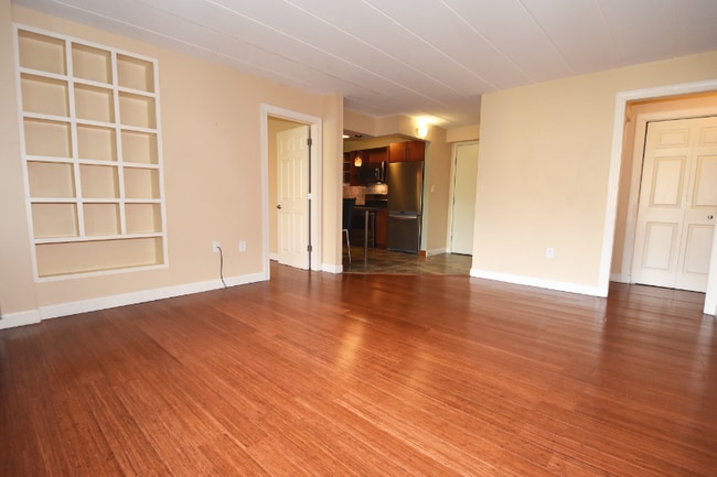 Building Photo - 5 Bayard Rd