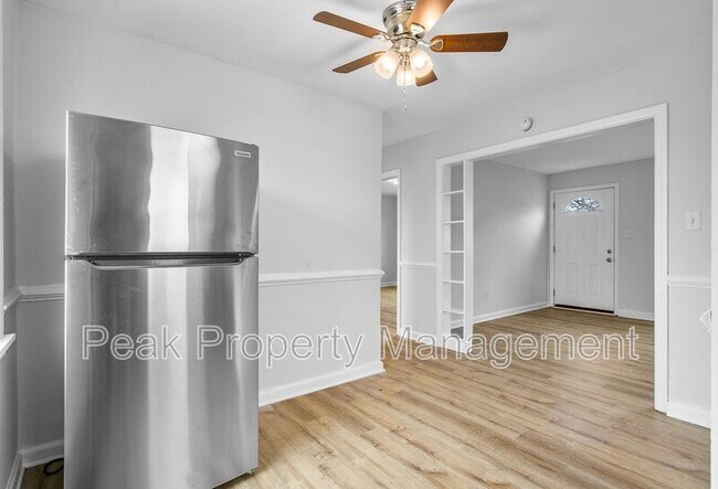 Building Photo - 501 Hazelhurst Ave