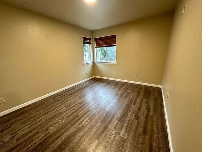 Building Photo - 259 Hodgson St