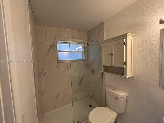 Building Photo - 1644 Jackson St