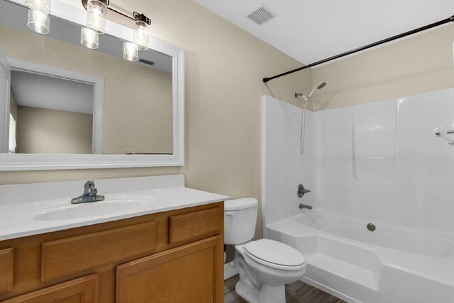 Building Photo - "Charming 3-Bedroom Townhouse Oasis in Destin!"