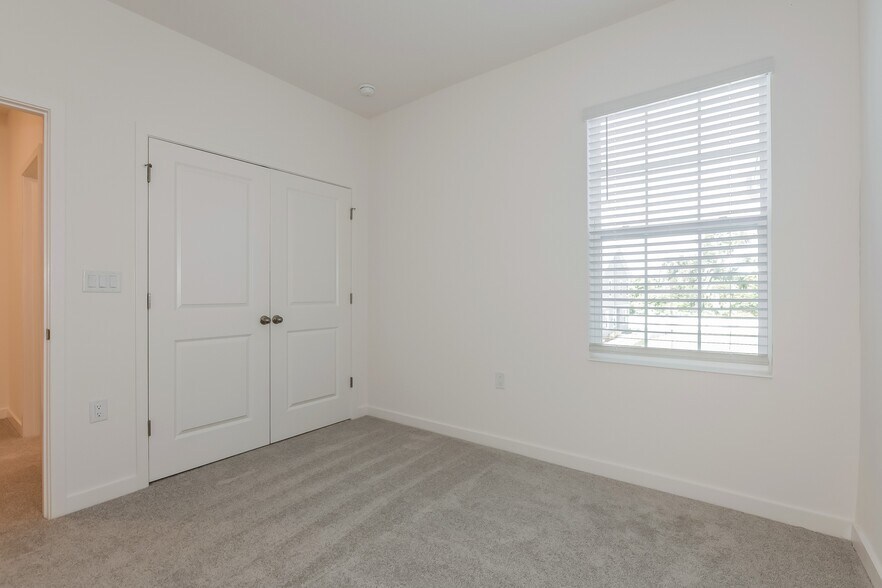 Building Photo - 1475 Tristar Dr