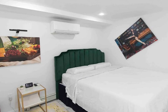 Building Photo - 24 Midwood St