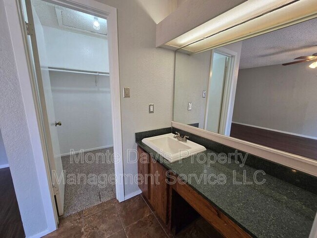 Building Photo - 1713 Cinnamon Path