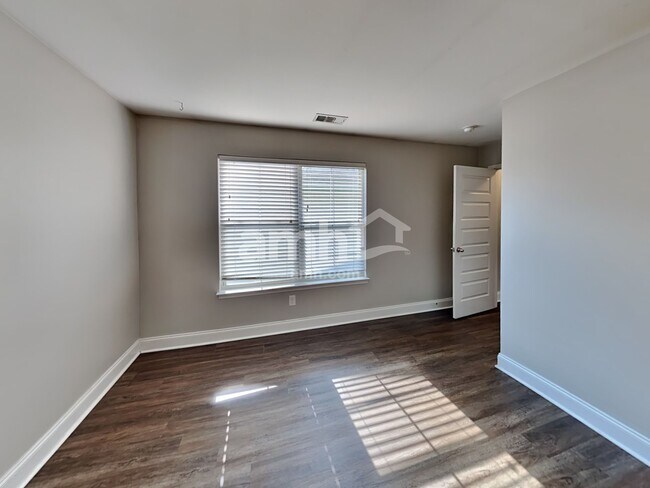 Building Photo - 5211 Tupelo St