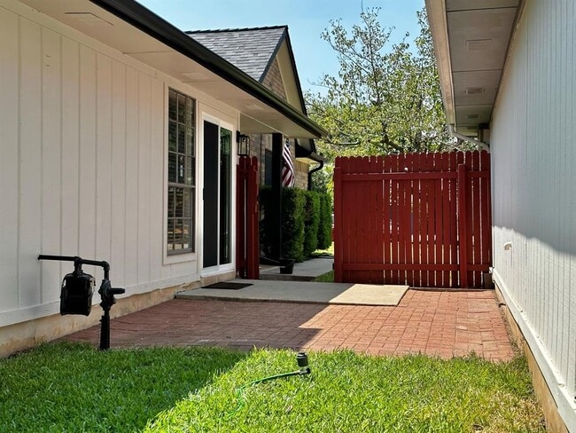 Building Photo - 14231 Anita Marie Ln