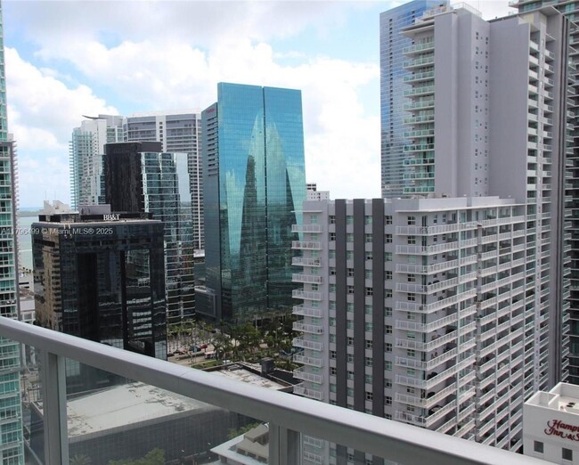Building Photo - 1111 SW 1st Ave