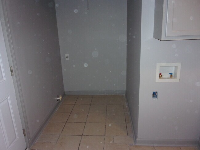 Building Photo - 2957 Phyllis Ln