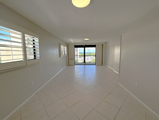 Building Photo - 1320 Pasadena Ave S