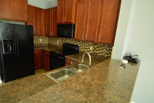 Building Photo - 2765 Revolution St