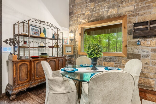 Building Photo - 15058 Lake Paula Dr