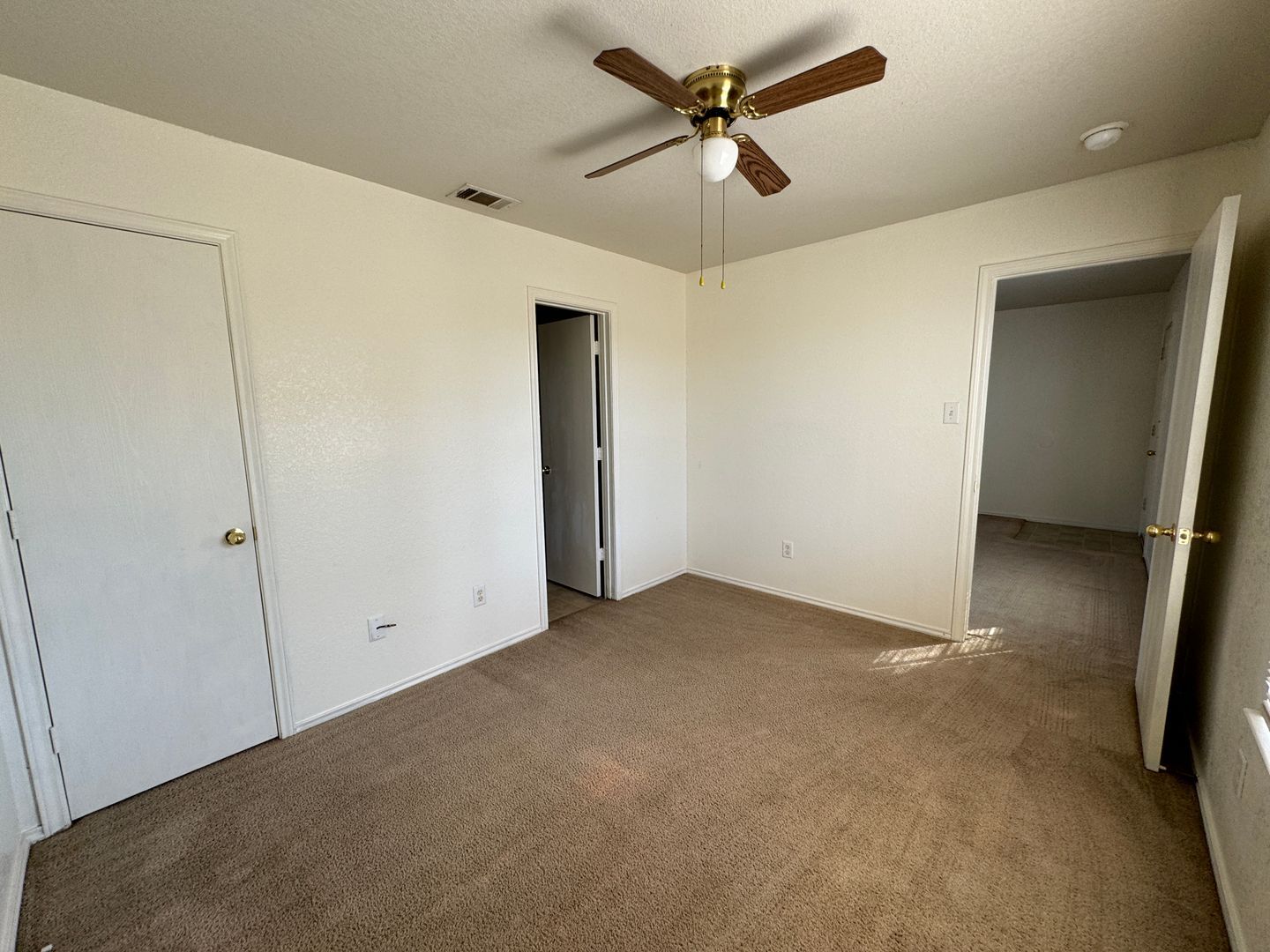 Building Photo - 403 Creek St