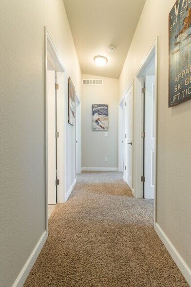 Building Photo - 3134 W 18th Ave