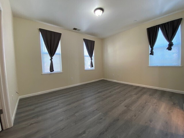 Building Photo - Charming 3-Bedroom, 2.5-Bath, 1,453 Sq. Ft...