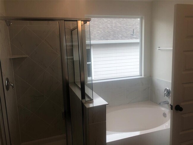 Building Photo - 100 Passiflora Dr