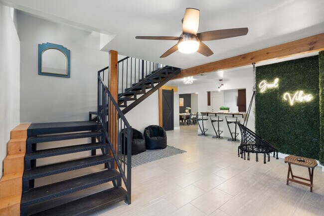 Building Photo - 3733 E Dahlia Dr