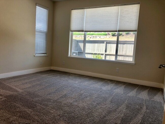 Building Photo - Beautiful 3-Bedroom Home in Russell Ranch ...