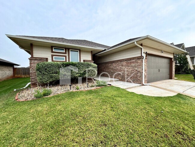 Building Photo - 8329 NW 161st Ter