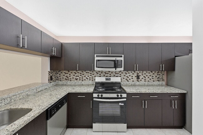 Building Photo - 1231 Commonwealth Cir