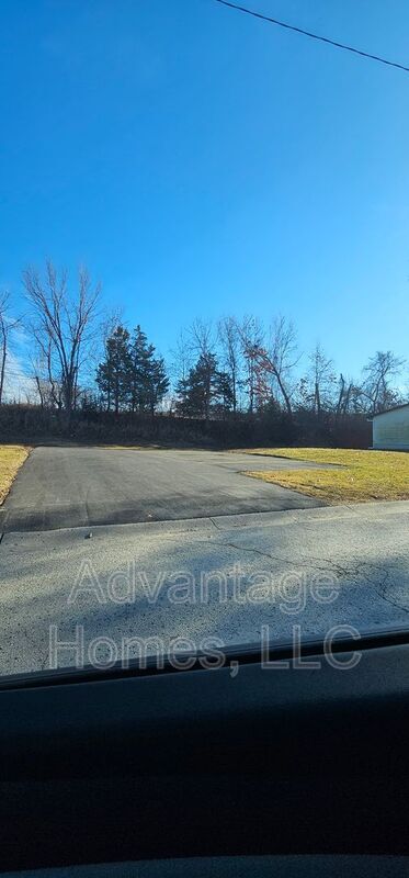 Building Photo - 832 N 70th St