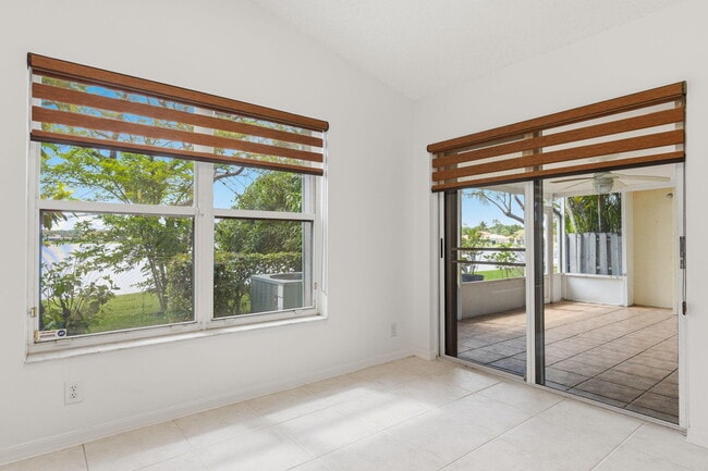 Building Photo - 3622 Coco Lake Dr