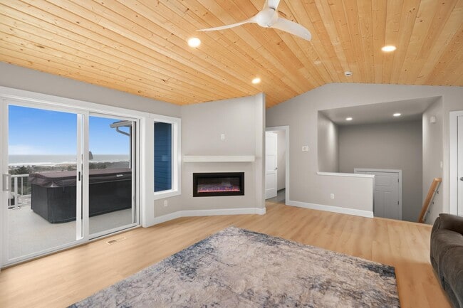 Building Photo - 35505 Upper Loop Rd