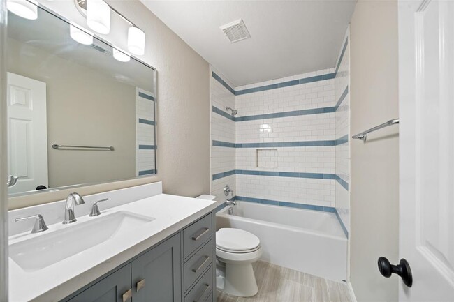 Building Photo - 10 Alderon Woods Pl