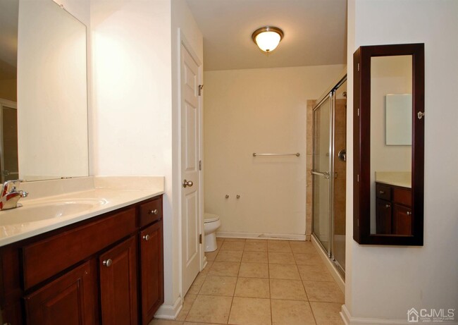 Building Photo - 2319 Berkshire Ln
