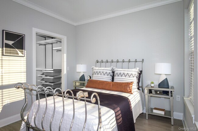 Building Photo - 75 E Hoffman Ave