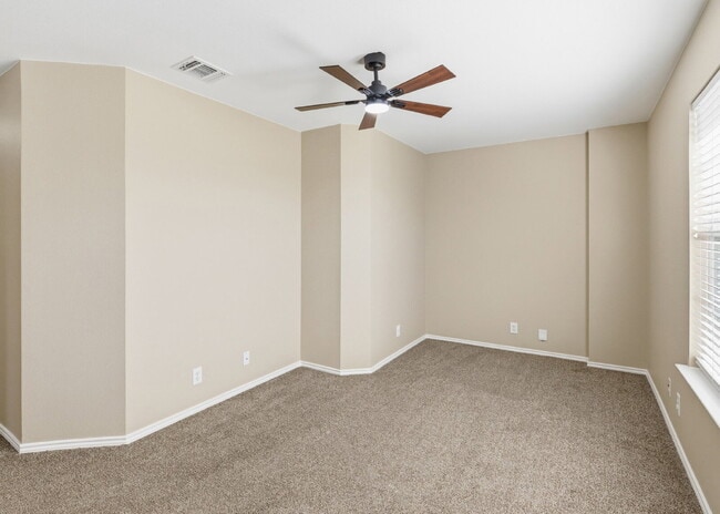 Building Photo - Freshly Updated 3 Bedroom Home on Large Corner Lot!