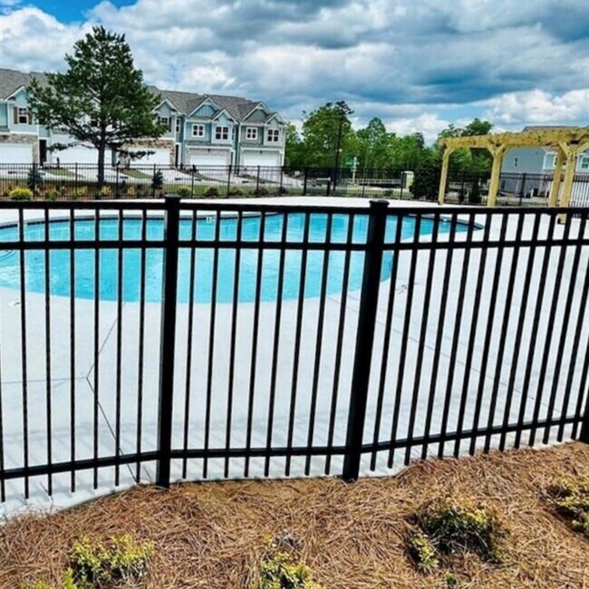 Building Photo - 413 Stoneybrook Dr