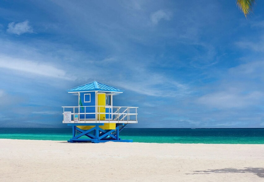 Building Photo - 324 Van Buren St