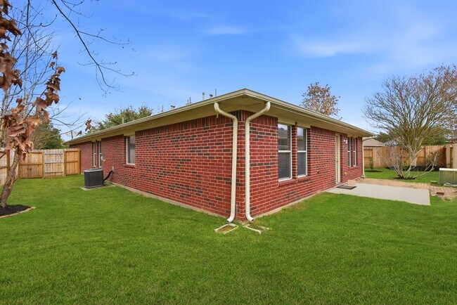 Building Photo - 31039 Sundance Woods Ct