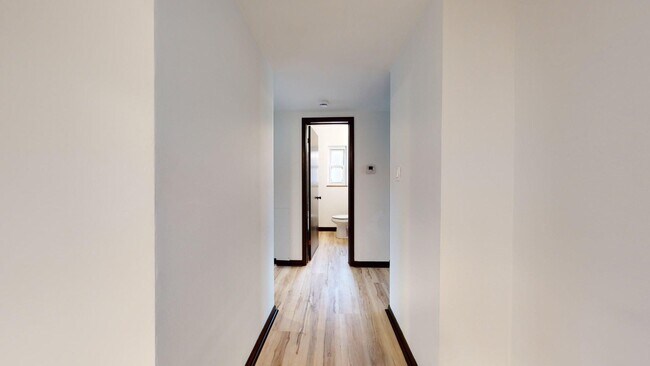 Building Photo - Parma - 2 Bedroom Apartment