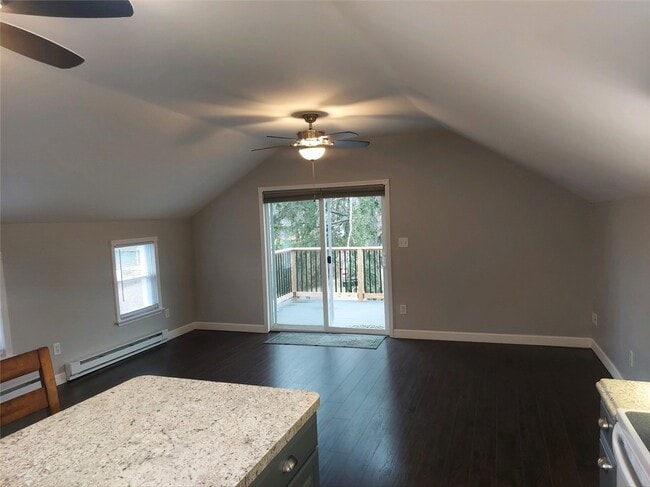 Building Photo - 225 Chapin St