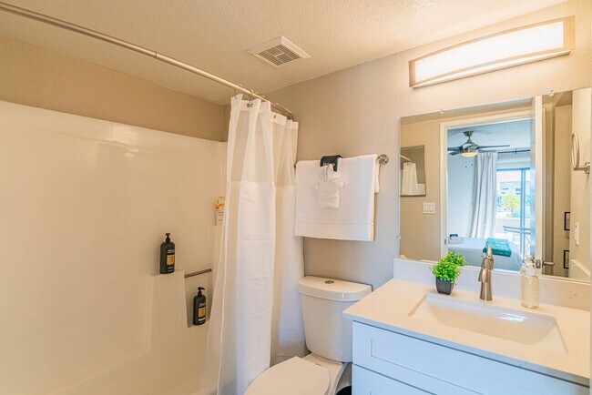 Building Photo - 8550 E McDowell Rd